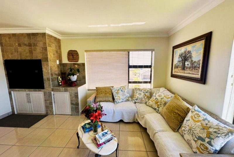 4 Bedroom Property for Sale in Monte Christo Western Cape